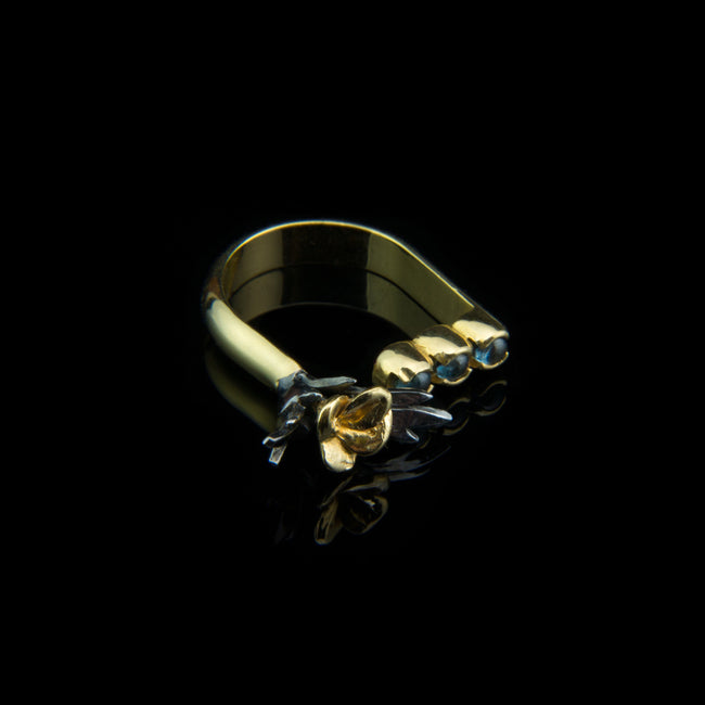 Beautiful Designer Flower Ring in 9K Gold and London Blue Topaz