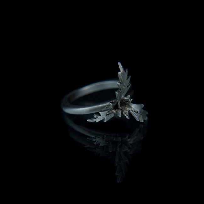 Designer Ring in Black Rhodium vermeil on 9K Gold with leaves